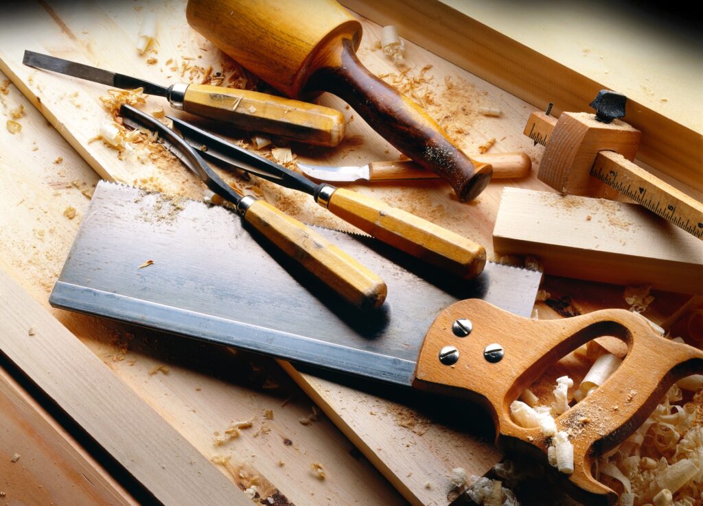 Trabajos de carpintería y - Curso de Instalador