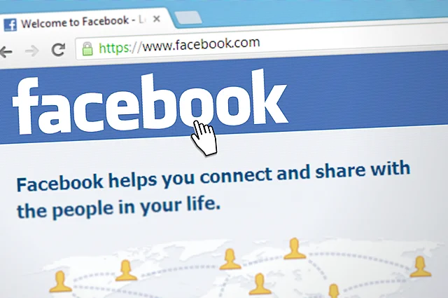 Facebook bloquea 7 empresas espías