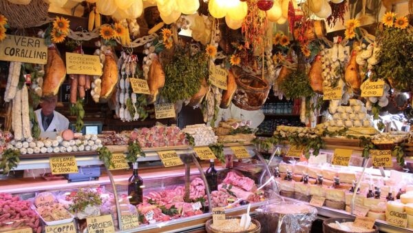 Cualificación Profesional: Elaboración y venta de productos cárnicos (INA774_2)