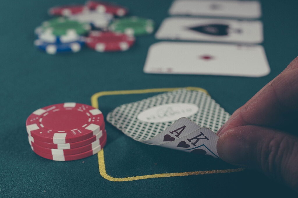 Cualificación Profesional: Actividades para el juego en mesas de casinos (HOT541_2)
