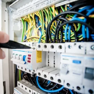 Cualificación Profesional: Operaciones auxiliares de montaje y mantenimiento de equipos eléctricos y electrónicos (ELE481_1)
