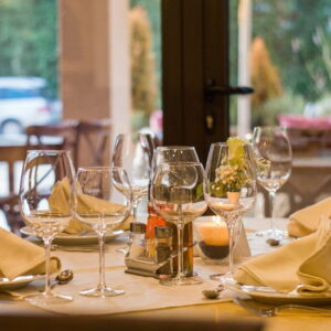 Cualificación Profesional: Servicios de restaurante, bar y cafetería (HOT679_2)