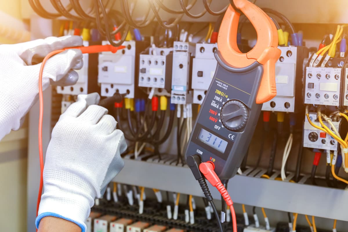 Por qué los cursos de formación de electricista son una buena opción para iniciar una carrera en el sector