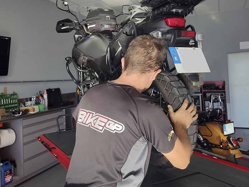 TMV829_2 - Mantenimiento de ciclomotores, motocicletas, triciclos y cuadriciclos